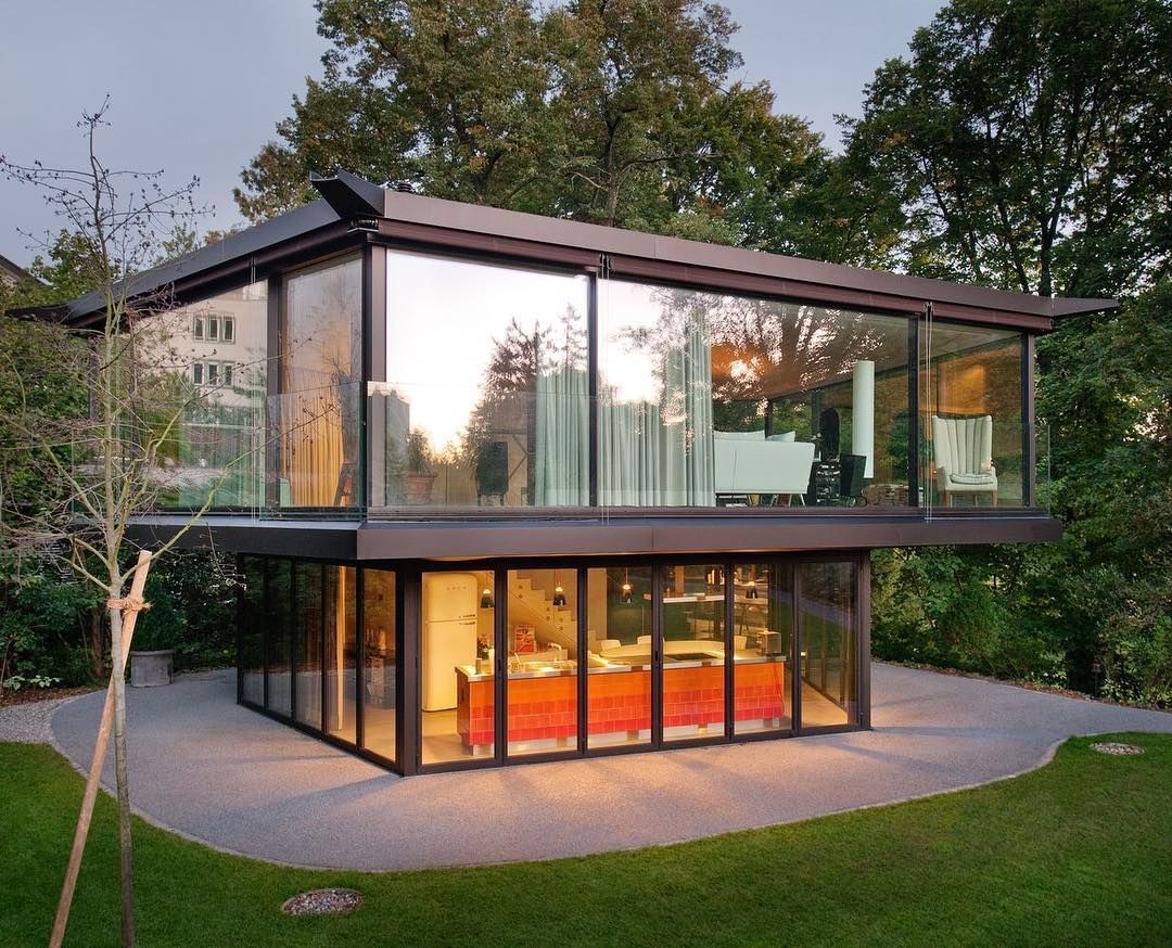 MODERN CONTAINER GLASSED HOUSE